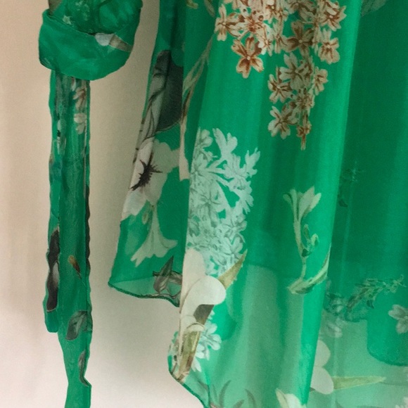 Beautiful brand new 100%silk blouse - Picture 6 of 12